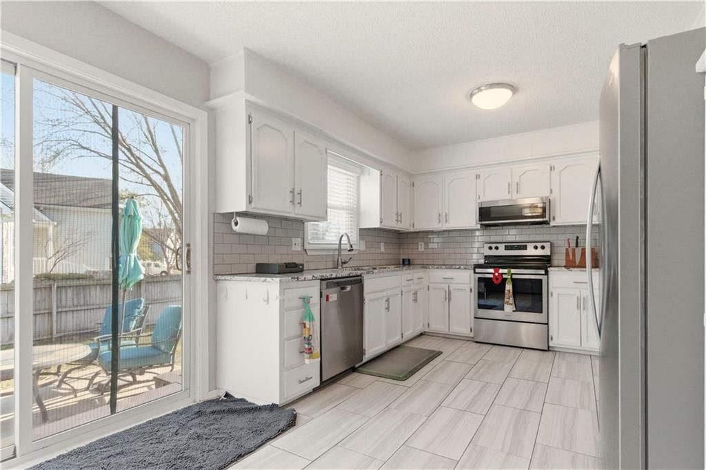 1701 E Sheridan Bridge Lane — photo 12