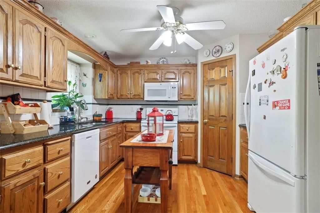 7245 N Myrtle Avenue — photo 12