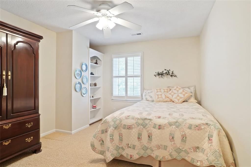 7245 N Myrtle Avenue — photo 22