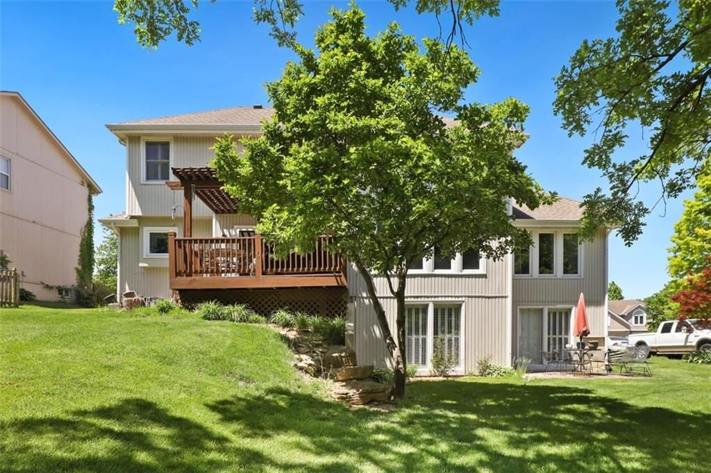 7245 N Myrtle Avenue — photo 32