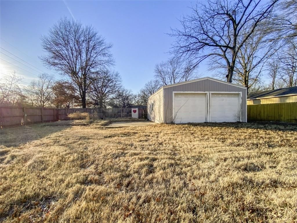 11426 Applewood Drive — photo 17