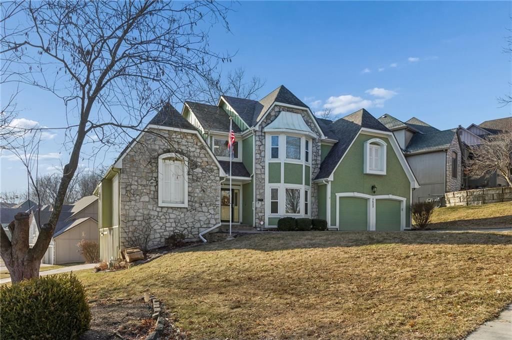 5633 Oakview Street, Shawnee, KS