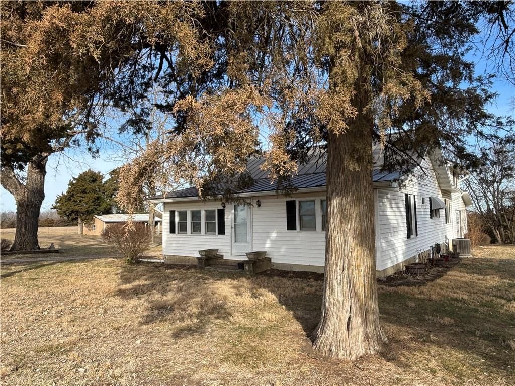 2569 Valley Road, Fulton, KS