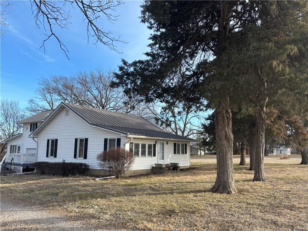 2569 Valley Road — photo 33