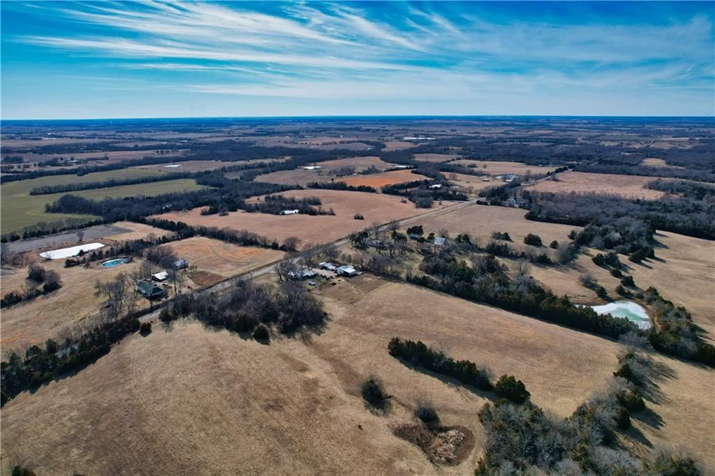 2569 Valley Road — photo 46