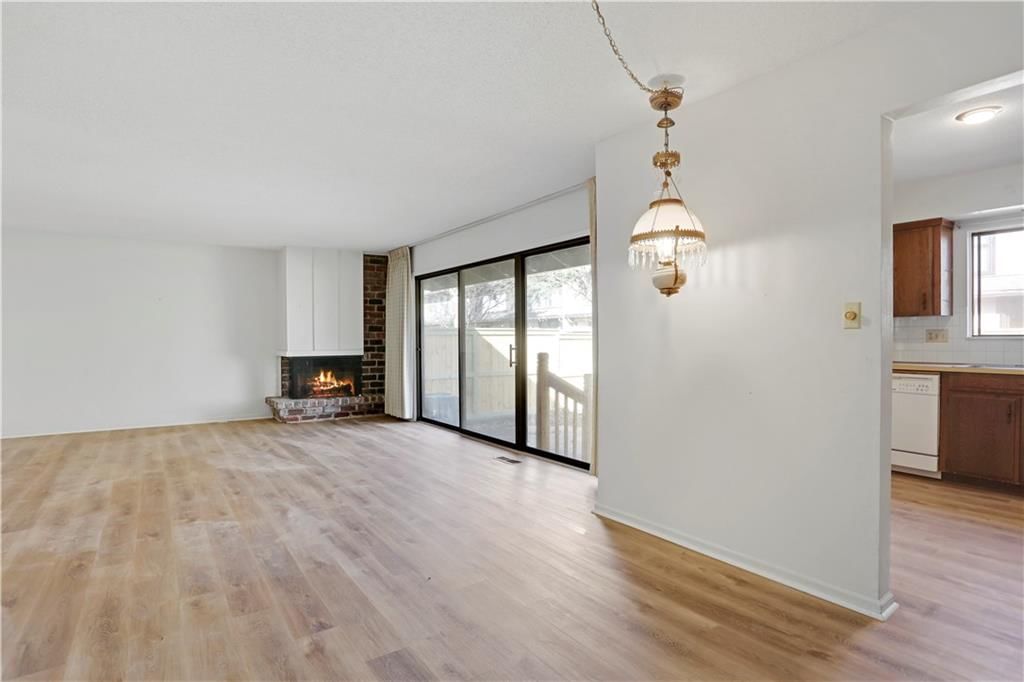 10219 Conser Street — photo 6