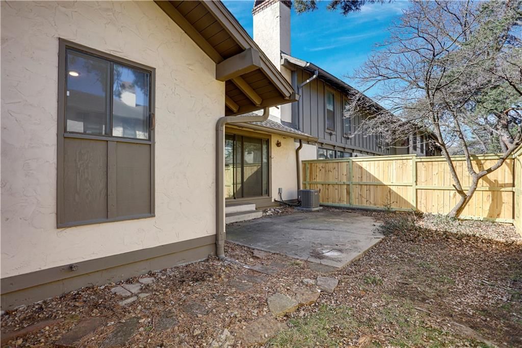 10219 Conser Street — photo 22
