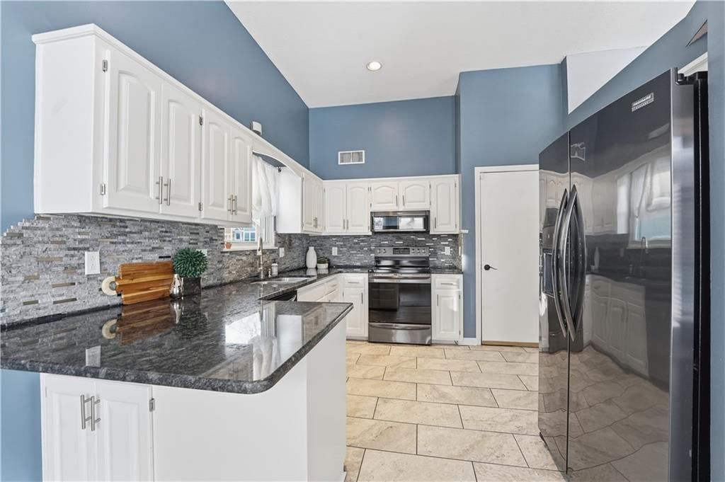 1266 N Prince Edward Street — photo 8