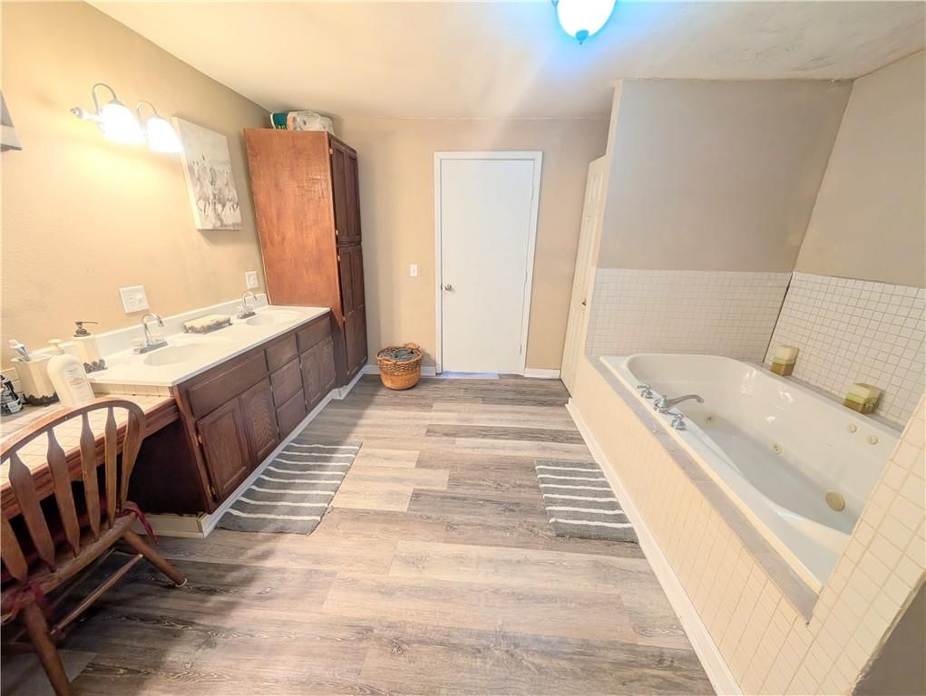 410 S Chestnut Street — photo 23