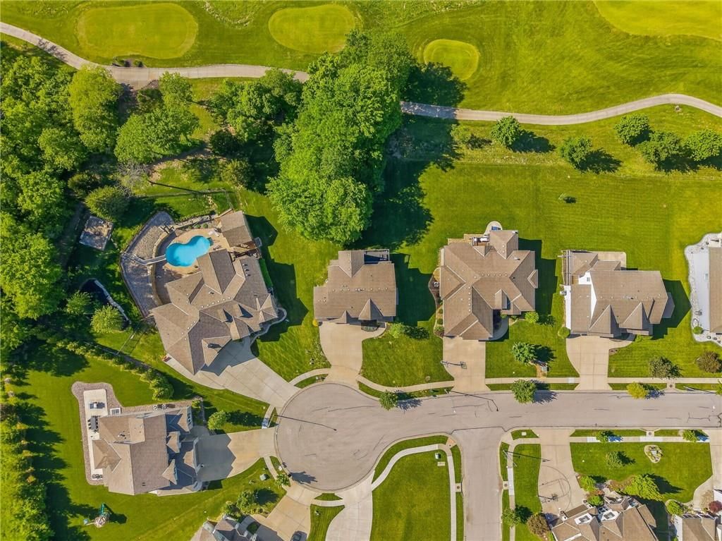 8218 NE 90th Street — photo 2