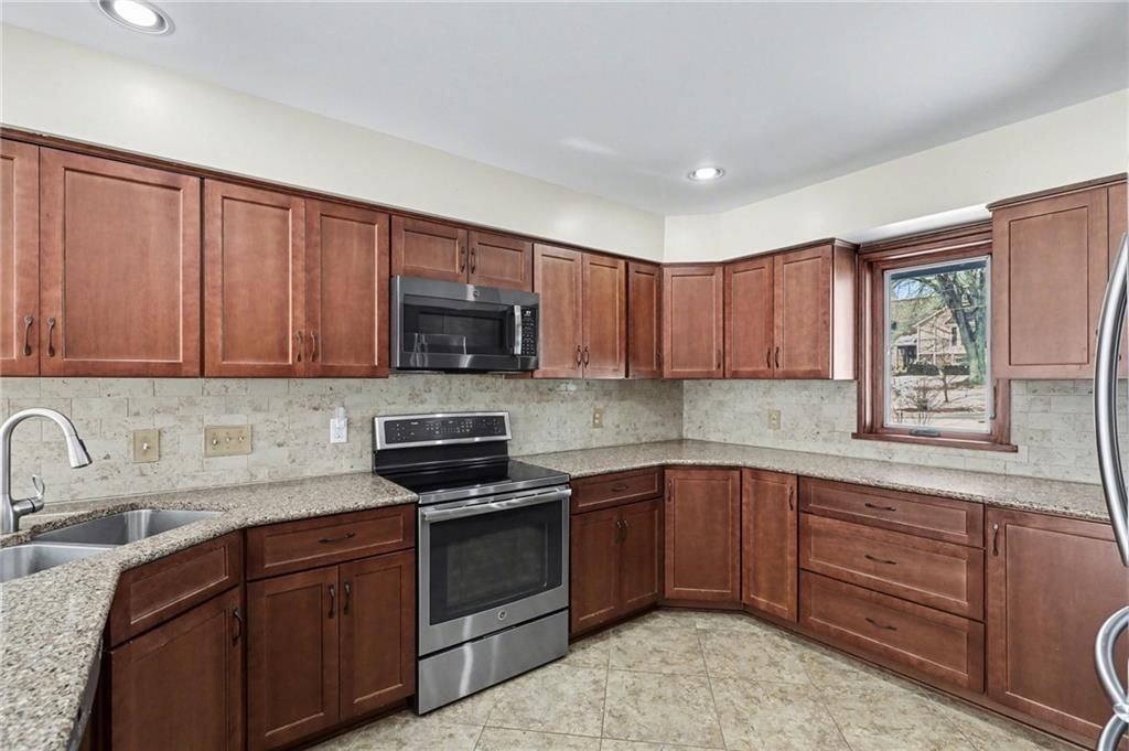 9301 NW 80th Street — photo 9