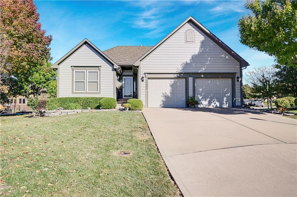 15402 S Hillside Street, Olathe, KS