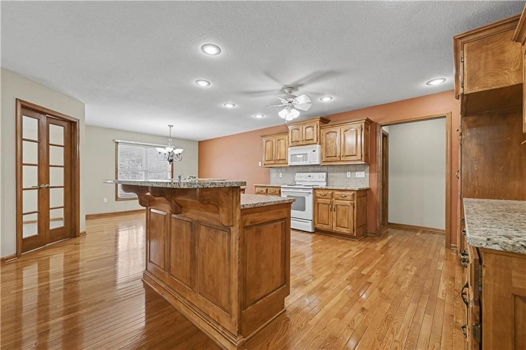 15402 S Hillside Street — photo 15