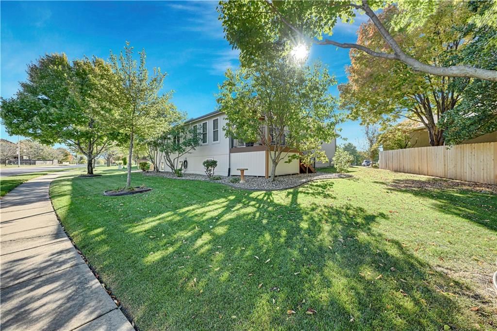 15402 S Hillside Street — photo 29
