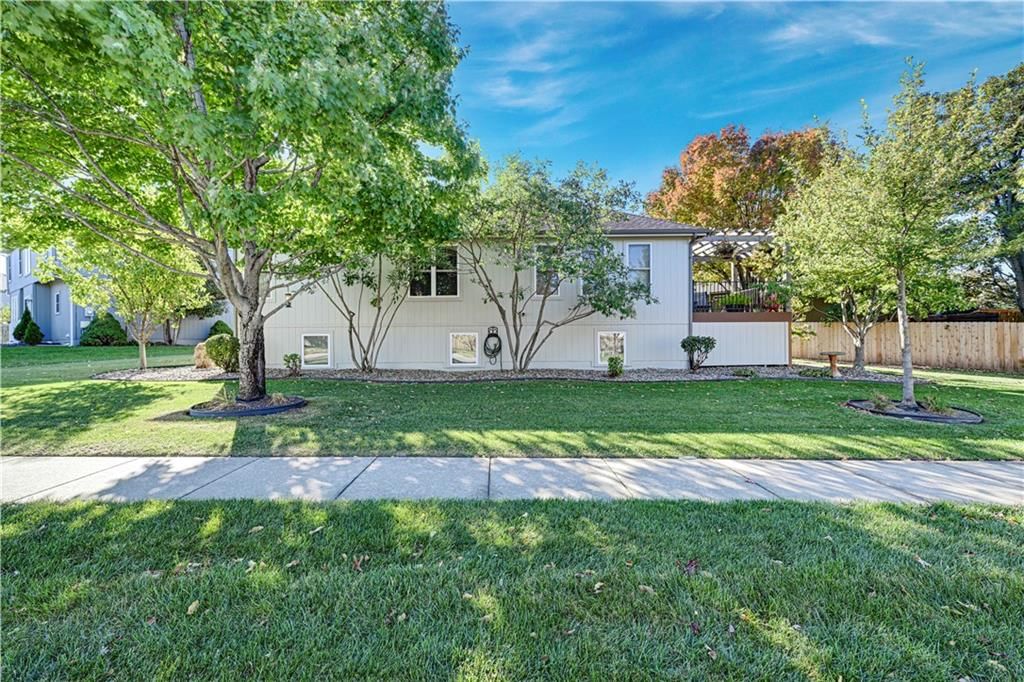 15402 S Hillside Street — photo 31