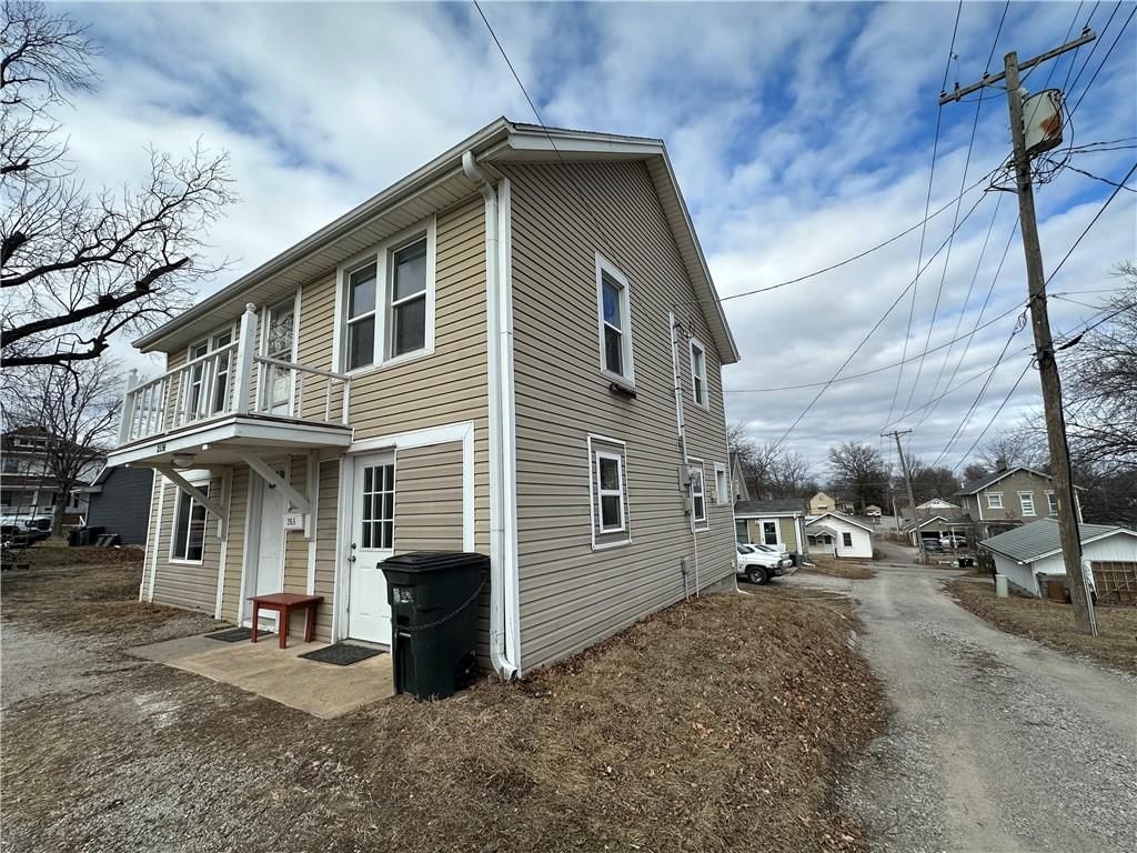 215 W 8th Street — photo 2