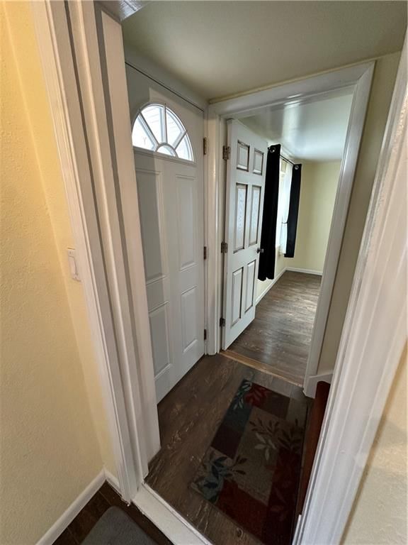 215 W 8th Street — photo 4