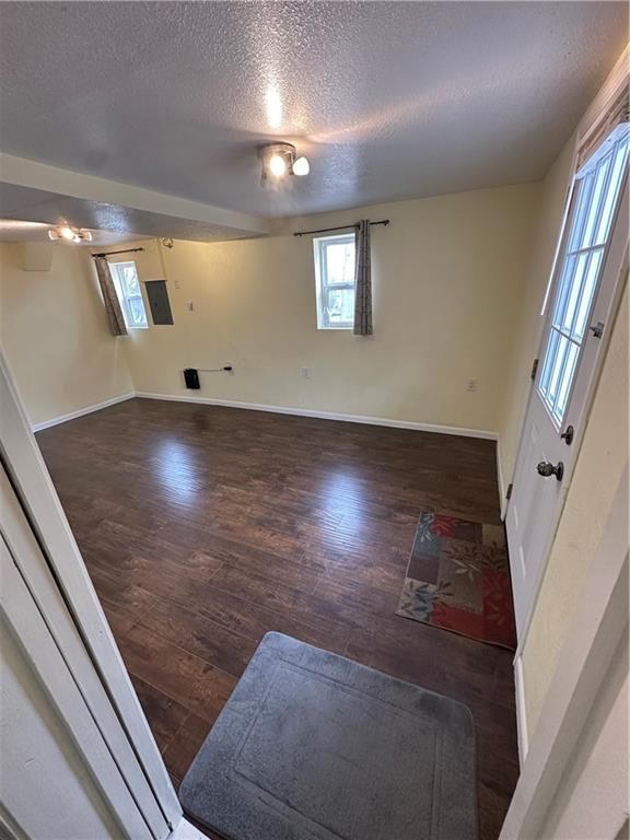 215 W 8th Street — photo 7