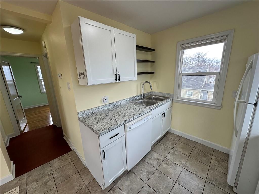 215 W 8th Street — photo 19