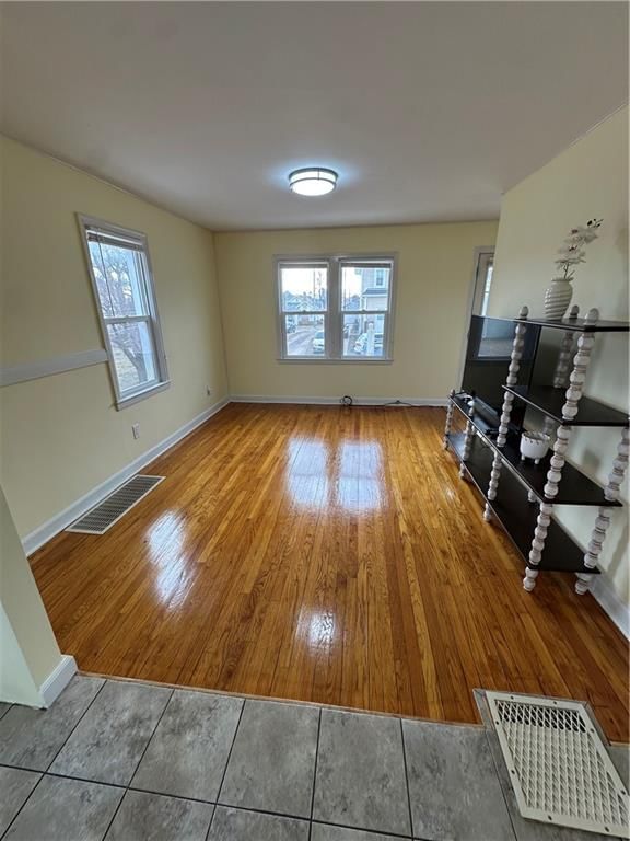 215 W 8th Street — photo 23