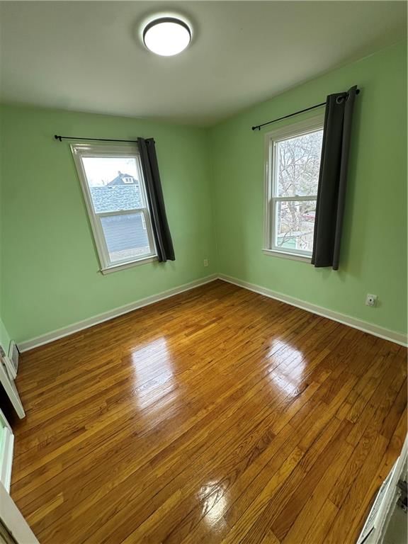 215 W 8th Street — photo 36