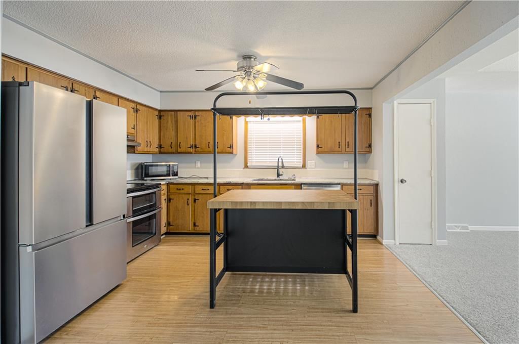 3925 S Bedford Avenue — photo 5