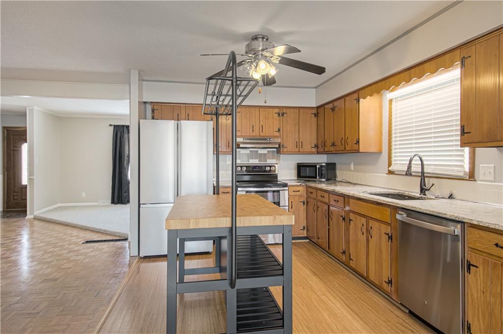 3925 S Bedford Avenue — photo 6