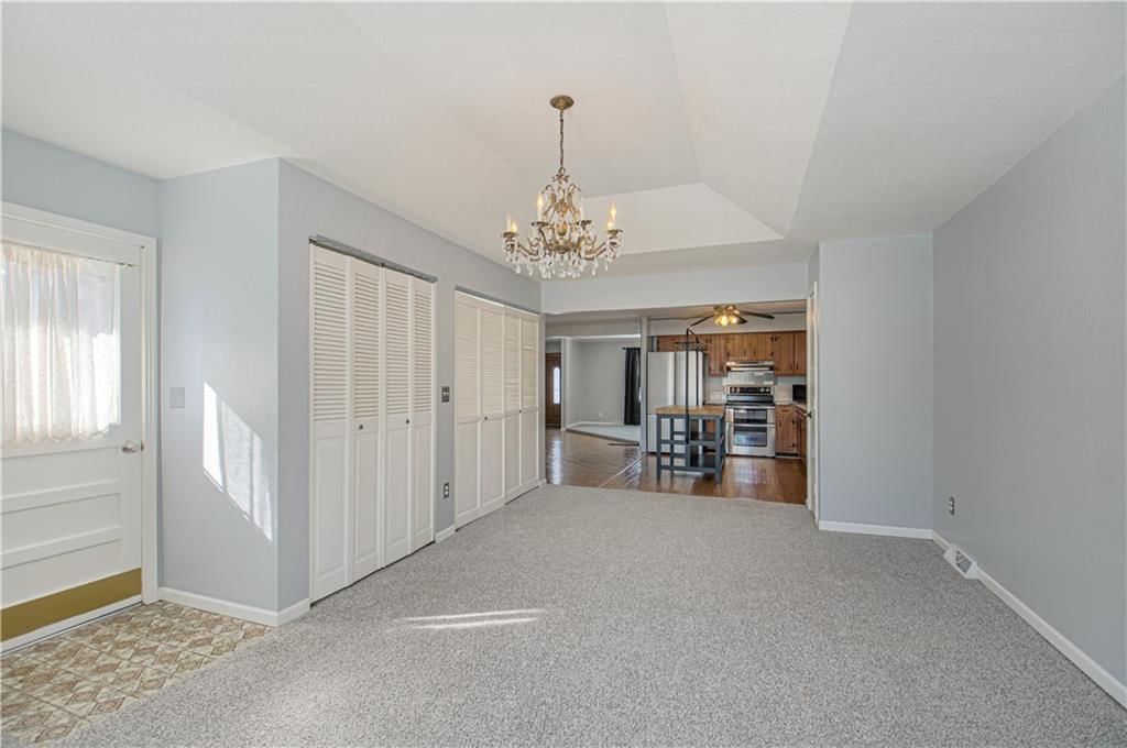 3925 S Bedford Avenue — photo 9