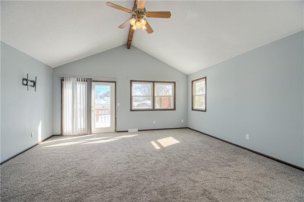 3925 S Bedford Avenue — photo 11