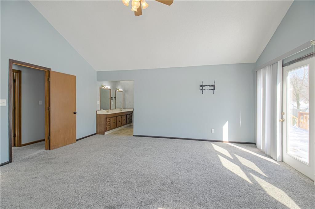 3925 S Bedford Avenue — photo 13