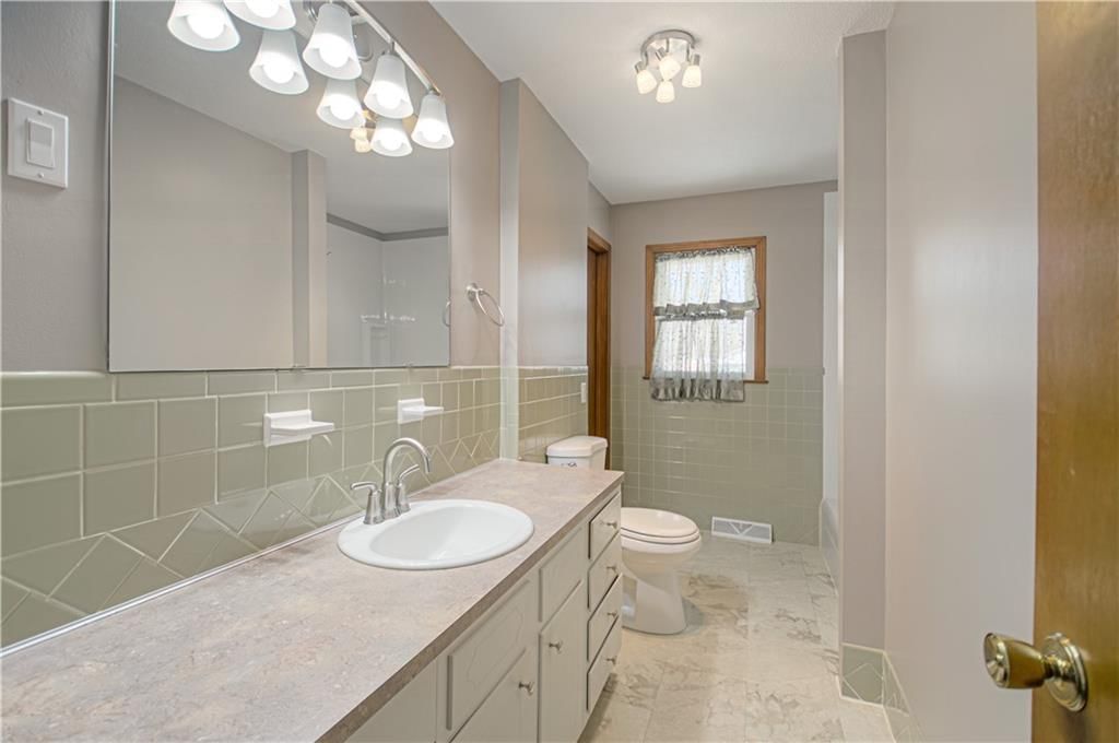 3925 S Bedford Avenue — photo 19