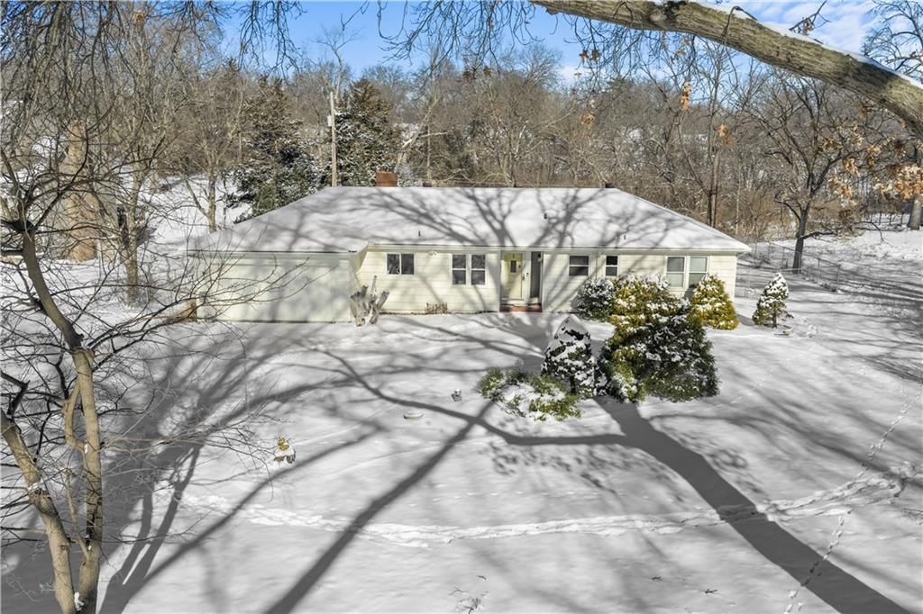 1408 E 108th Terrace — photo 3