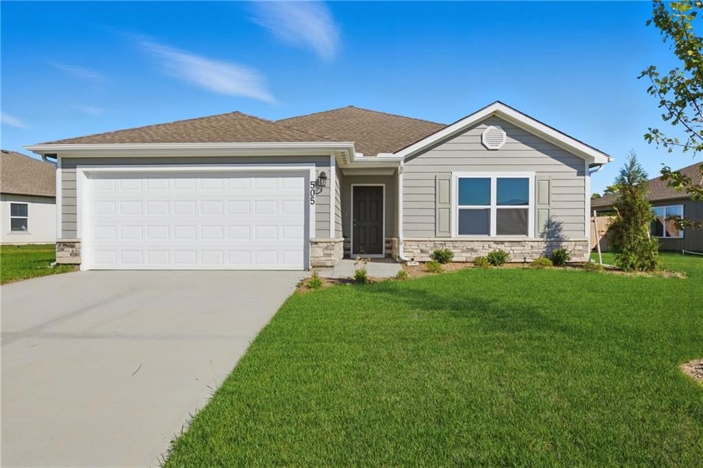 557 W Bluebird Street — photo 3