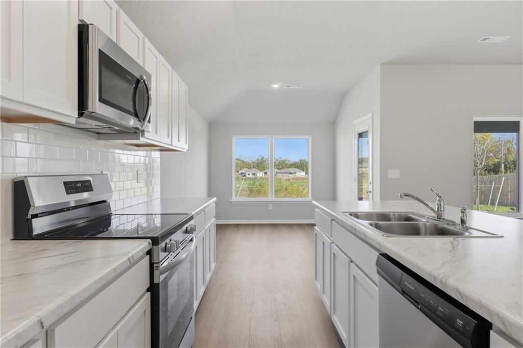557 W Bluebird Street — photo 12