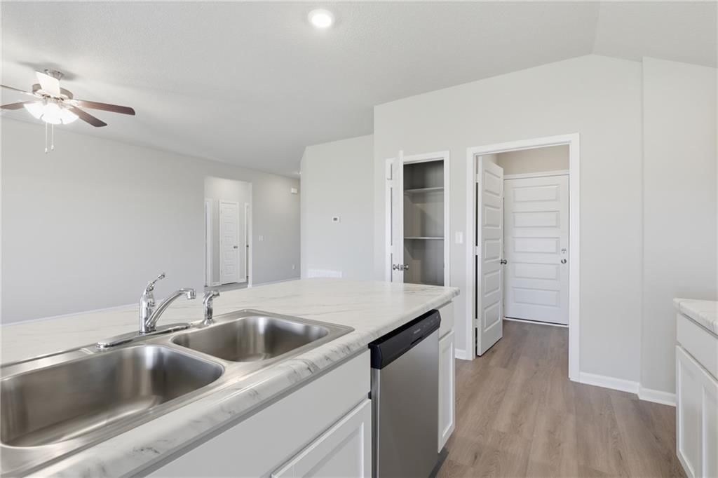 557 W Bluebird Street — photo 13