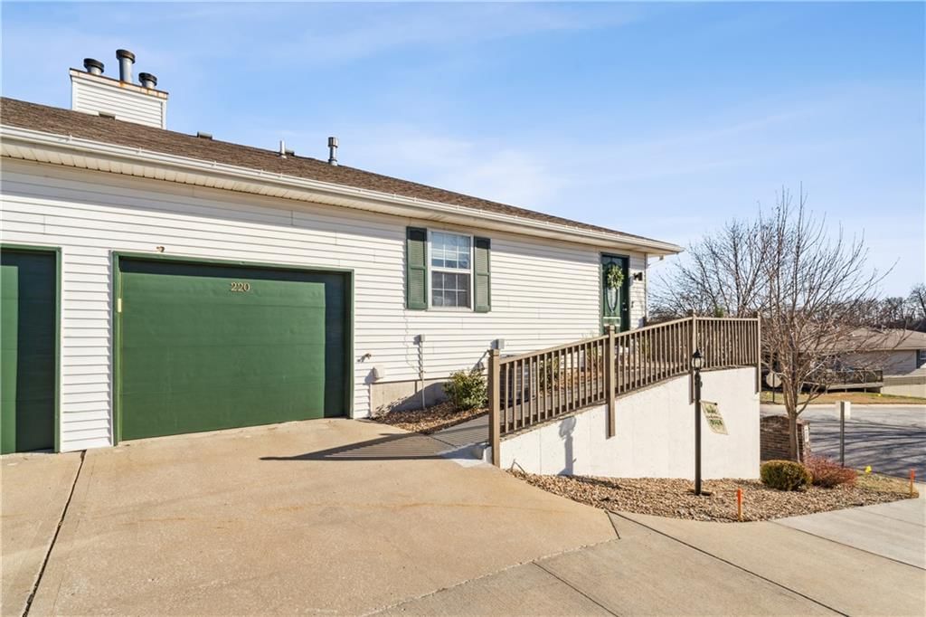 220 E Hansen Court — photo 2