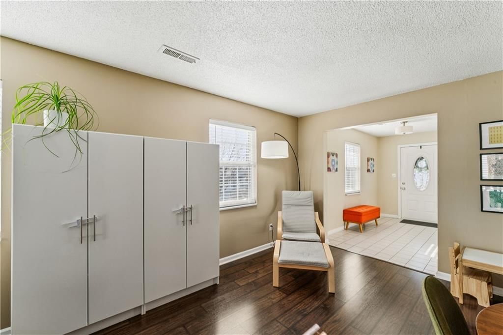 220 E Hansen Court — photo 6