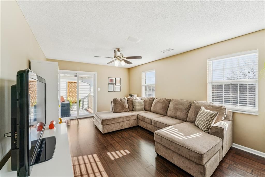 220 E Hansen Court — photo 7