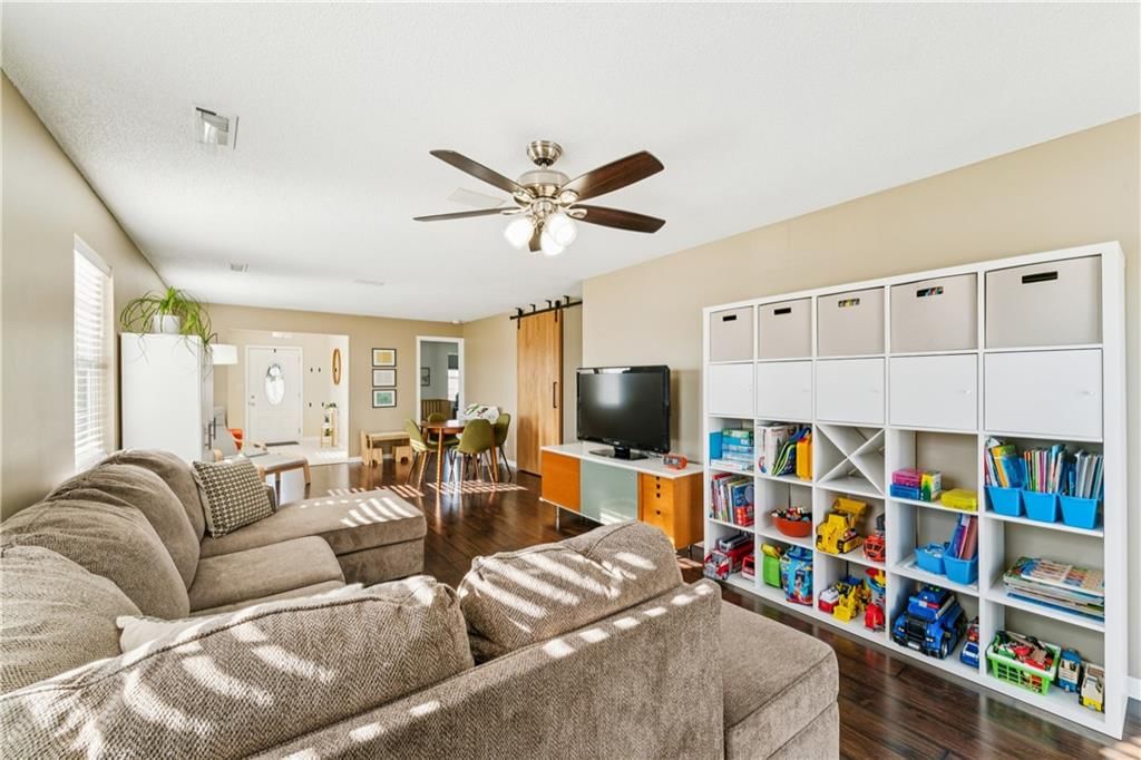 220 E Hansen Court — photo 9