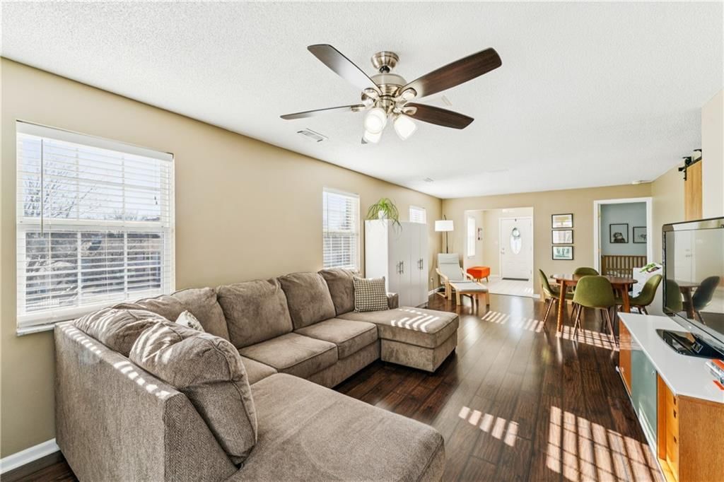 220 E Hansen Court — photo 10