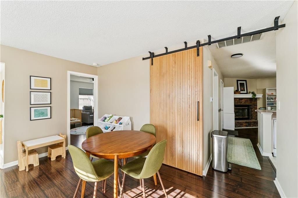 220 E Hansen Court — photo 11