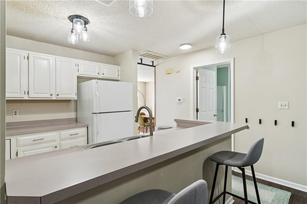 220 E Hansen Court — photo 13