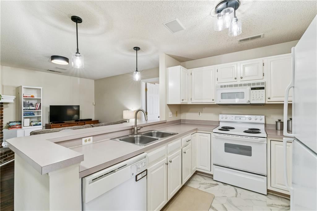 220 E Hansen Court — photo 14