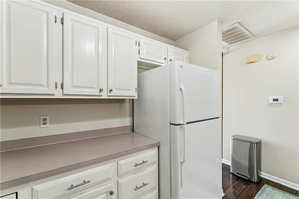 220 E Hansen Court — photo 15