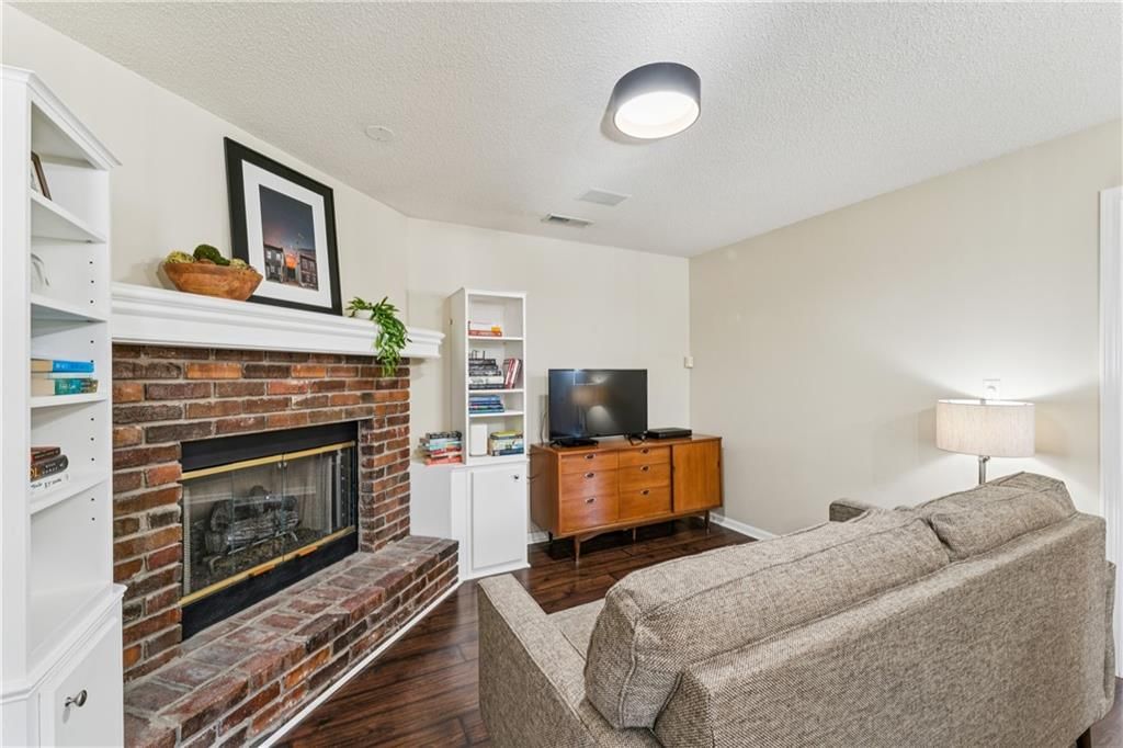 220 E Hansen Court — photo 18
