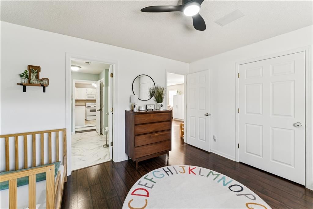 220 E Hansen Court — photo 29