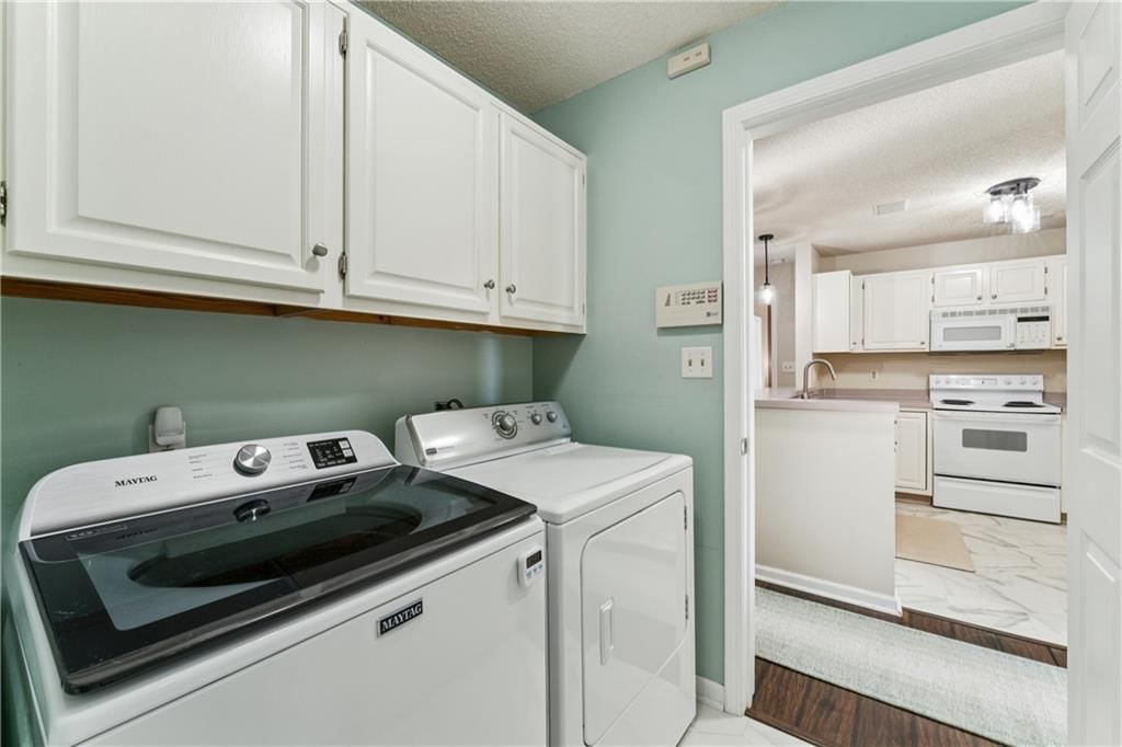 220 E Hansen Court — photo 32