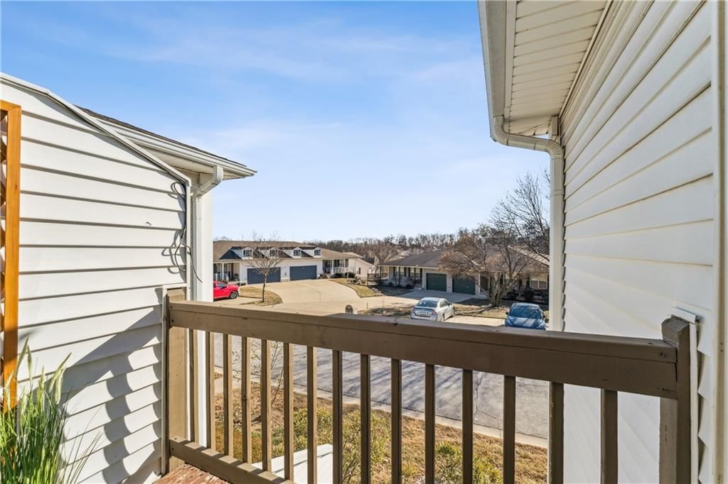 220 E Hansen Court — photo 41