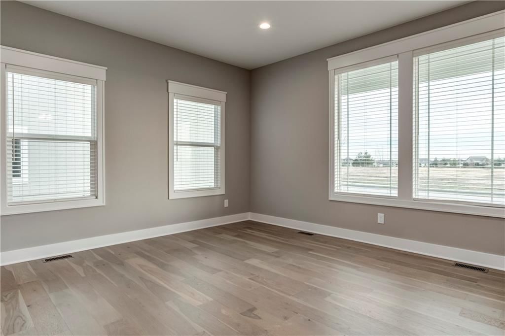 16849 W 164th Terrace — photo 3