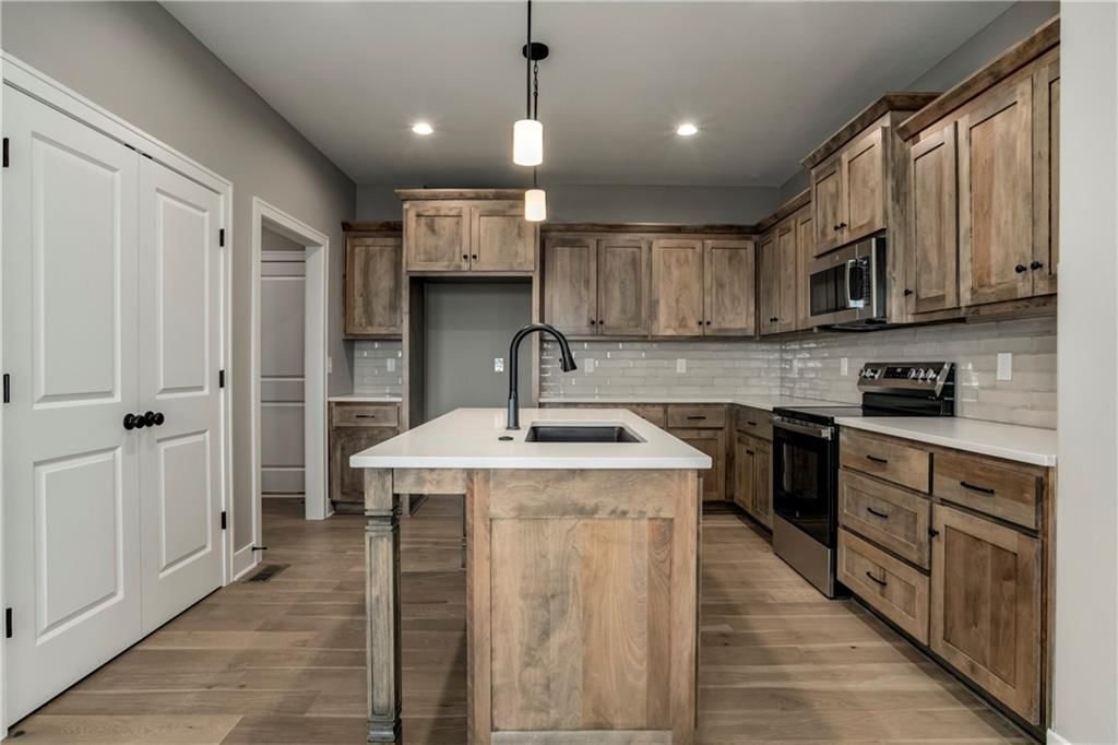 16849 W 164th Terrace — photo 5